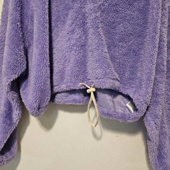 Urban Outfitters Oversized Fuzzy Fleece Cropped Hoodie - Picture 3 of 12